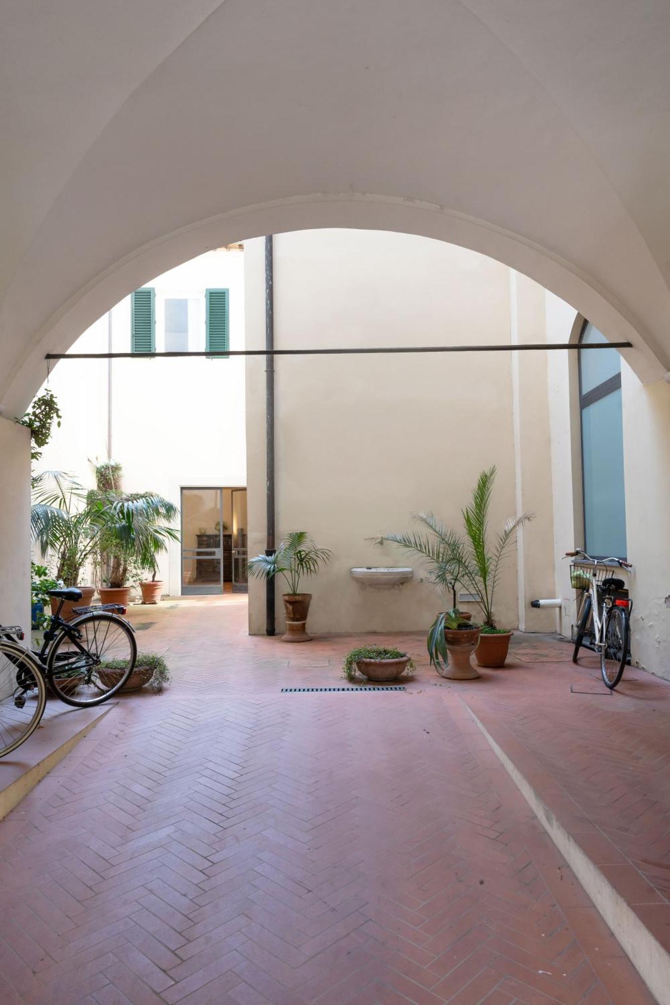 Characteristic Apartment In The Center Of Florence Ngoại thất bức ảnh