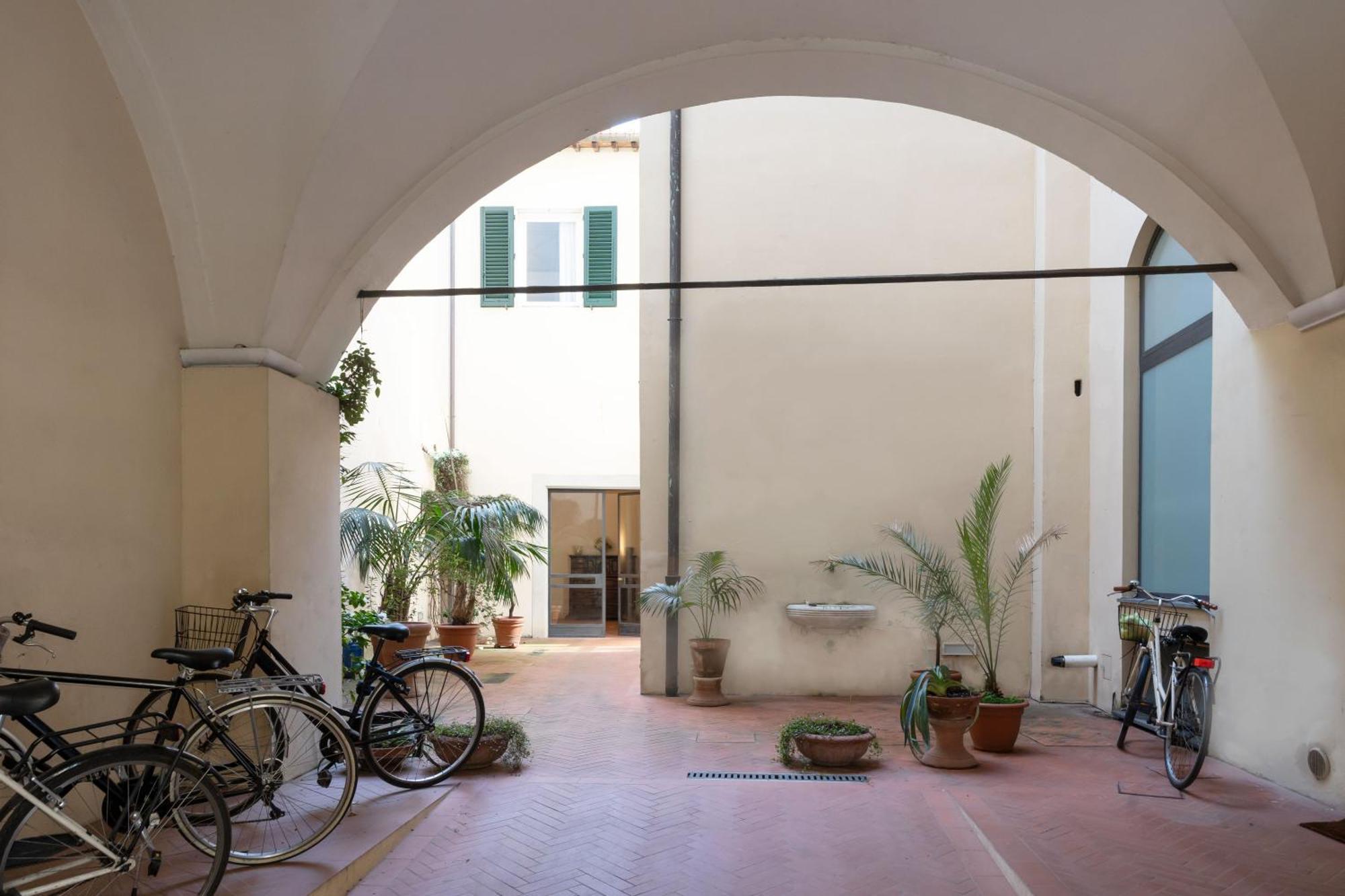 Characteristic Apartment In The Center Of Florence Ngoại thất bức ảnh